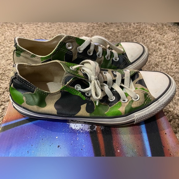 COPY - Army Chuck Taylor Sneakers - Picture 2 of 5